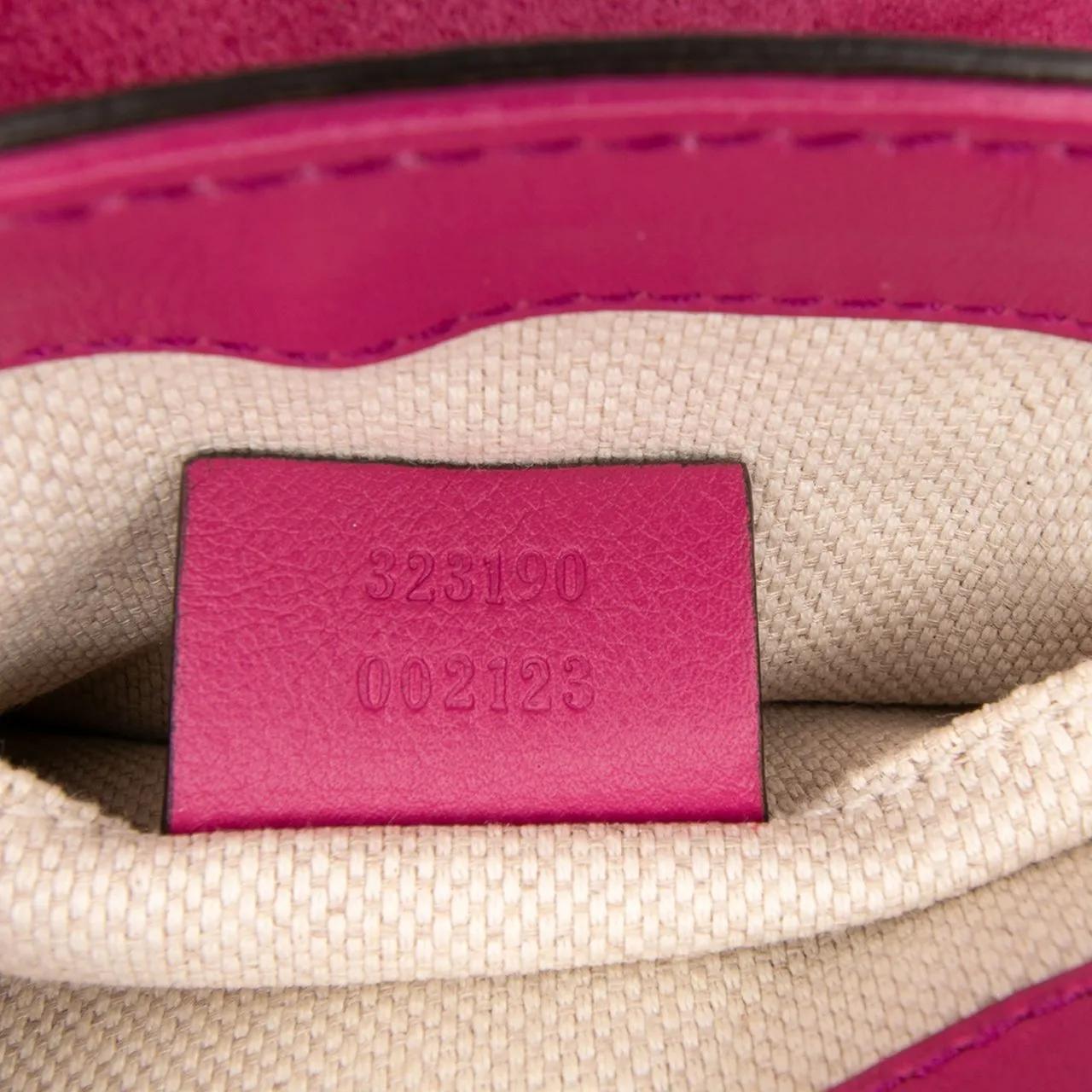 Thumbnail - Gucci Hobo Bags - Small Patent Soho Chain Flap Crossbody - Gr. unisize - in Rot - für Damen