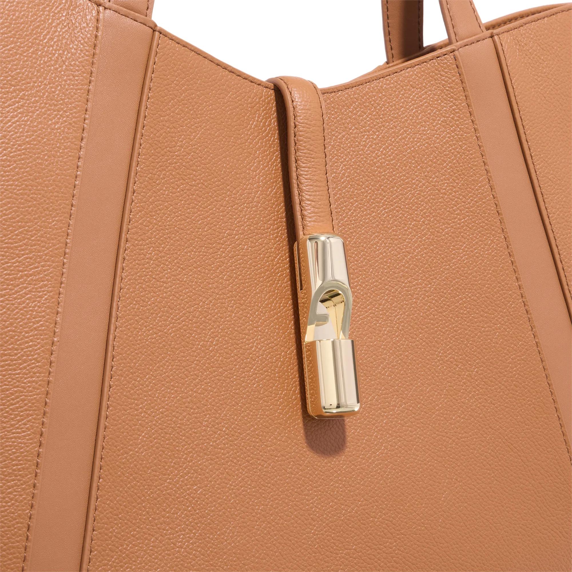 Furla Shoppers & Totes Goccia L Tote in bruin