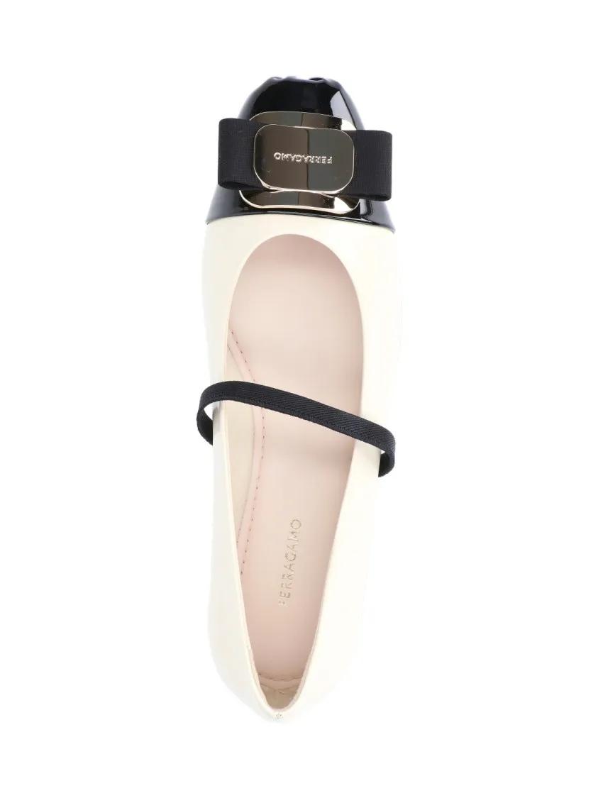 Thumbnail - Cream Flat Shoes With Glossy Black Toe Cap - Gr. 9 - in Beige