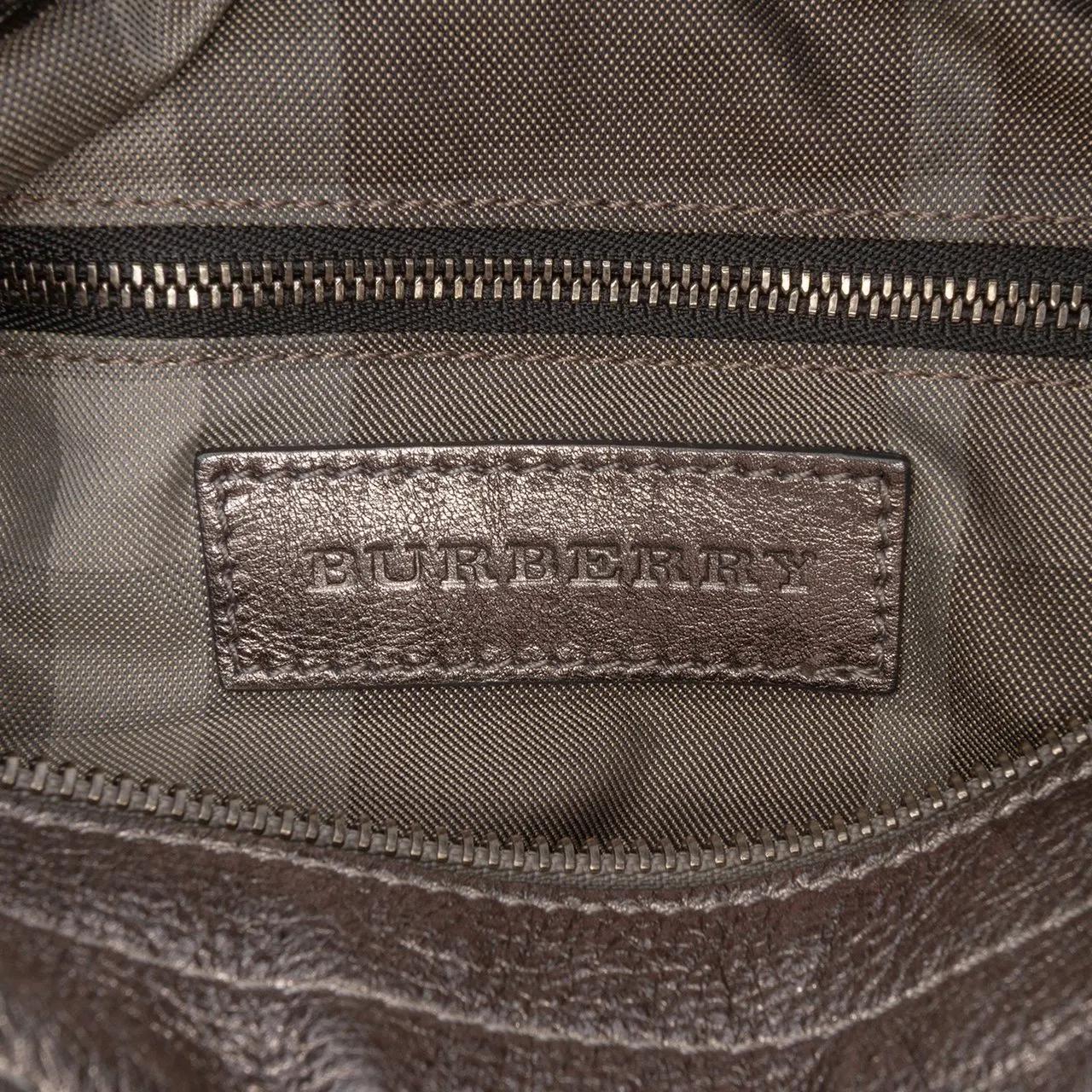 Thumbnail - Burberry Hobo Bags - Metallic Leather Fairby Hobo - Gr. unisize - in Grau - für Damen