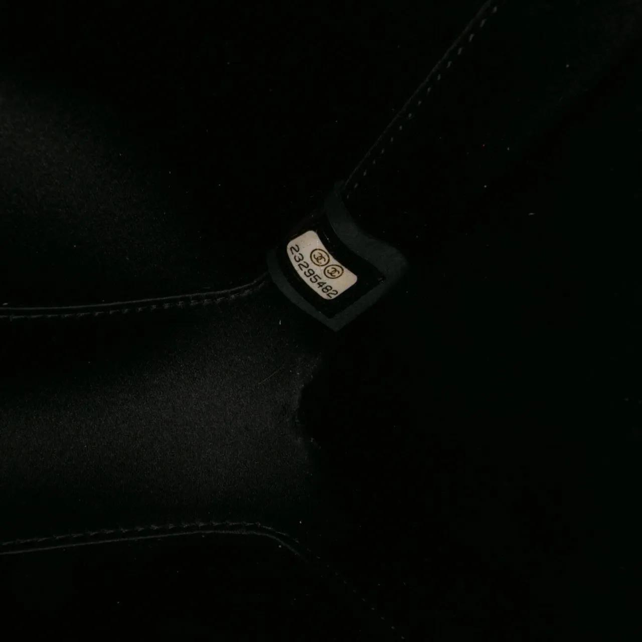 Thumbnail - Chanel Hobo Bags - Chevron Lambskin Chain Around Clutch on Chain - Gr. unisize - in Schwarz - für Damen