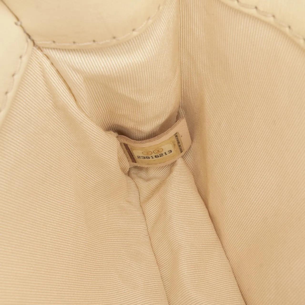 Thumbnail - Chanel Hobo Bags - Small Calfskin Braided Chic Flap - Gr. unisize - in Weiß - für Damen