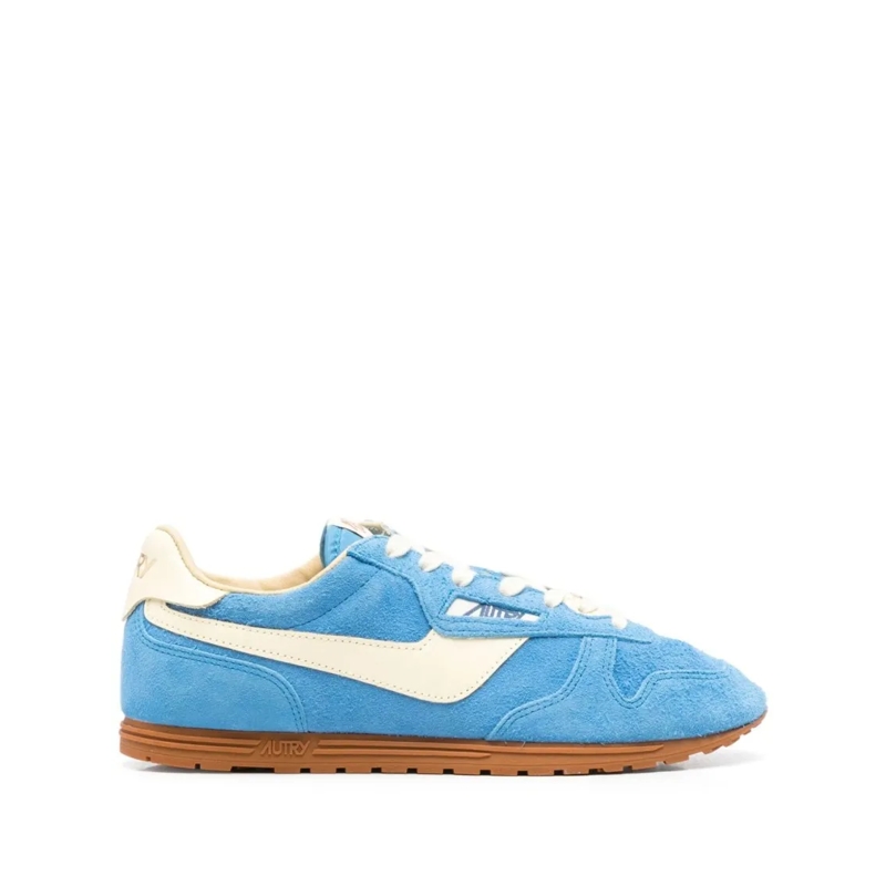 Autry International Lage-top sneaker Light Blue Suede Sneakers Blue