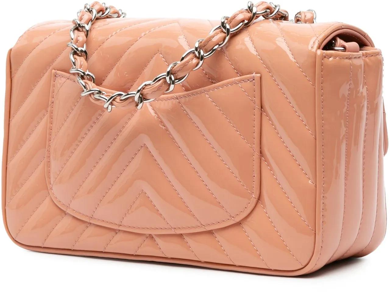 Chanel Shoppers Mini Rectangular Classic Chevron Patent Single Fla in poeder roze
