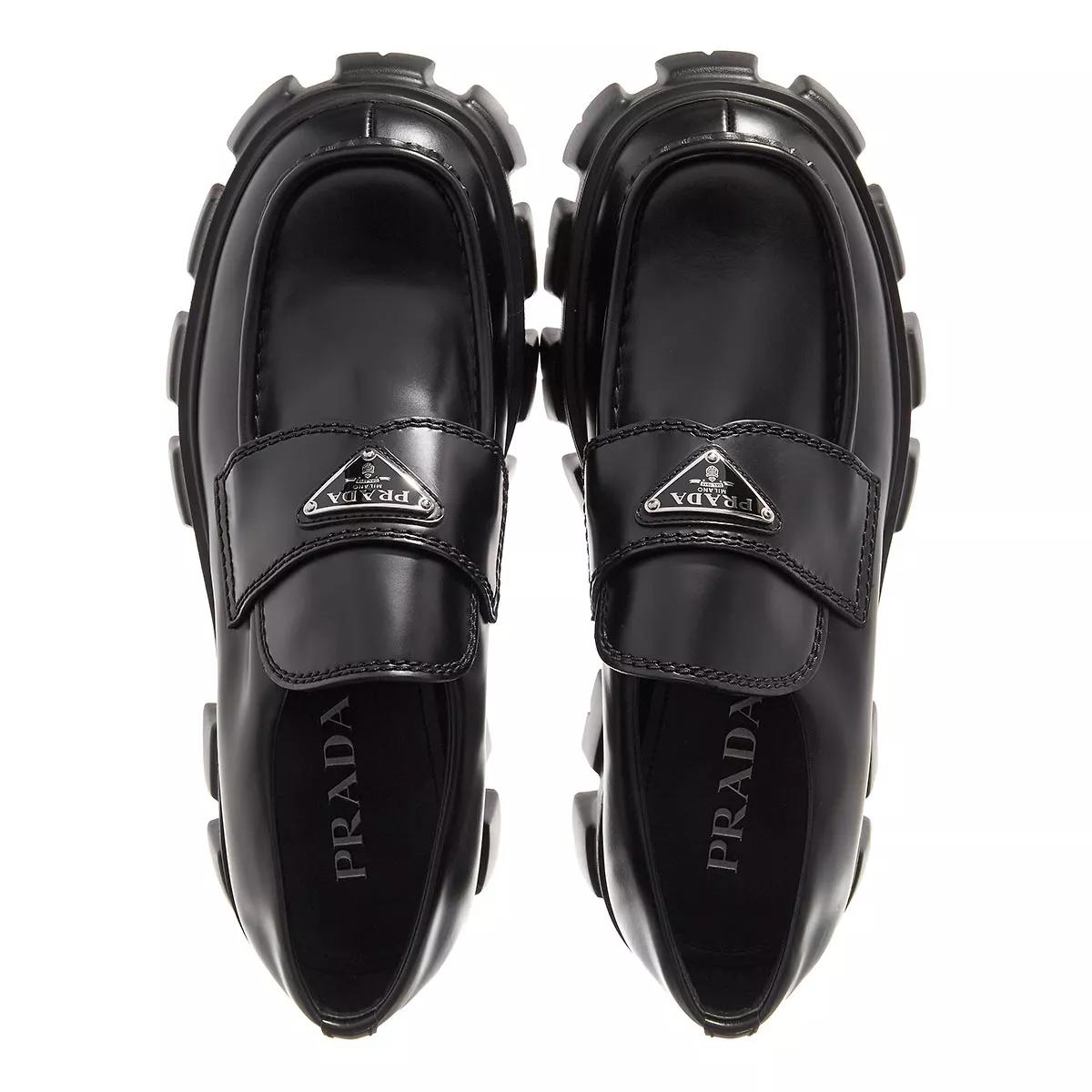 Prada Loafers Monolith Mocassins in zwart