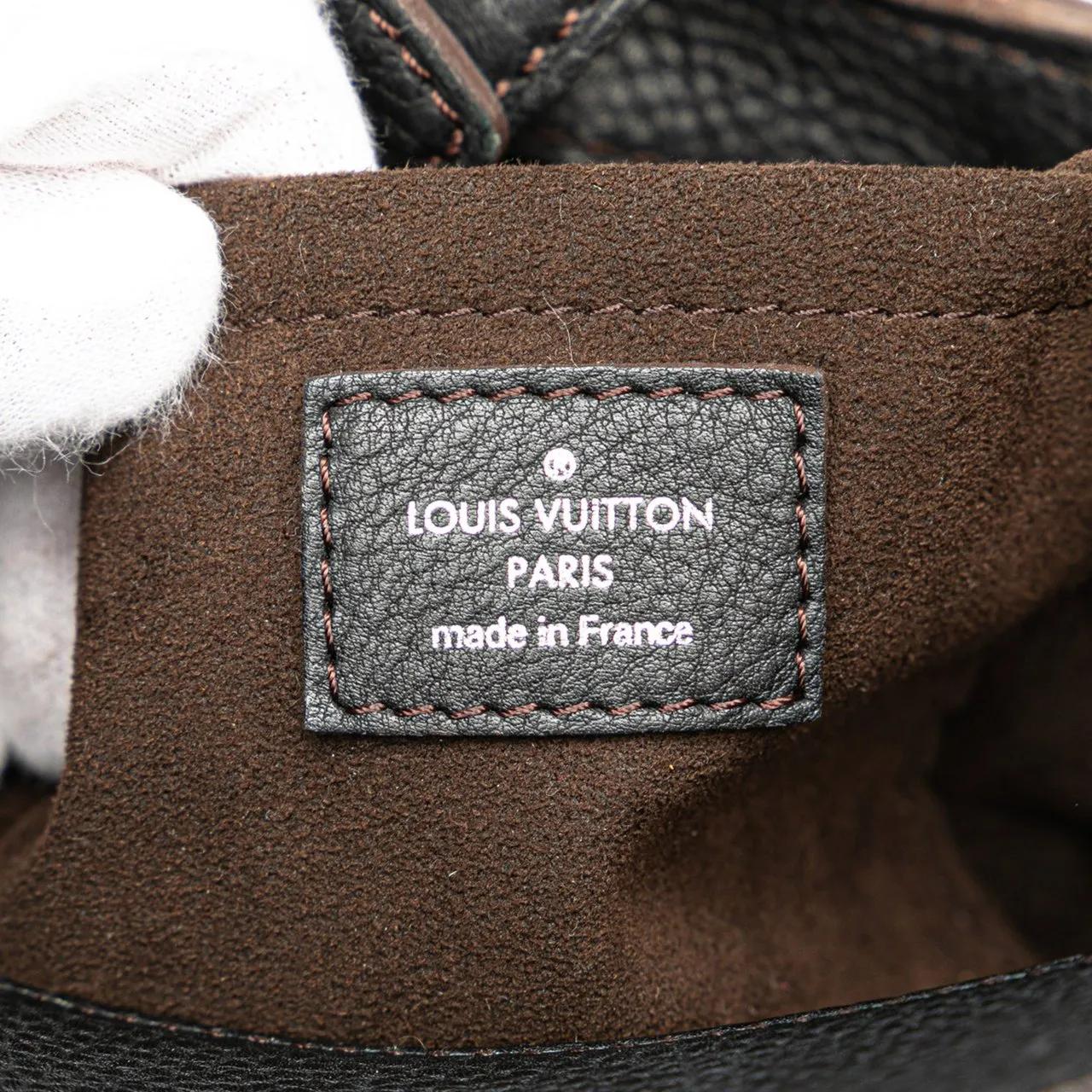 Louis Vuitton Hobo bags Monogram Mahina Solar PM in zwart