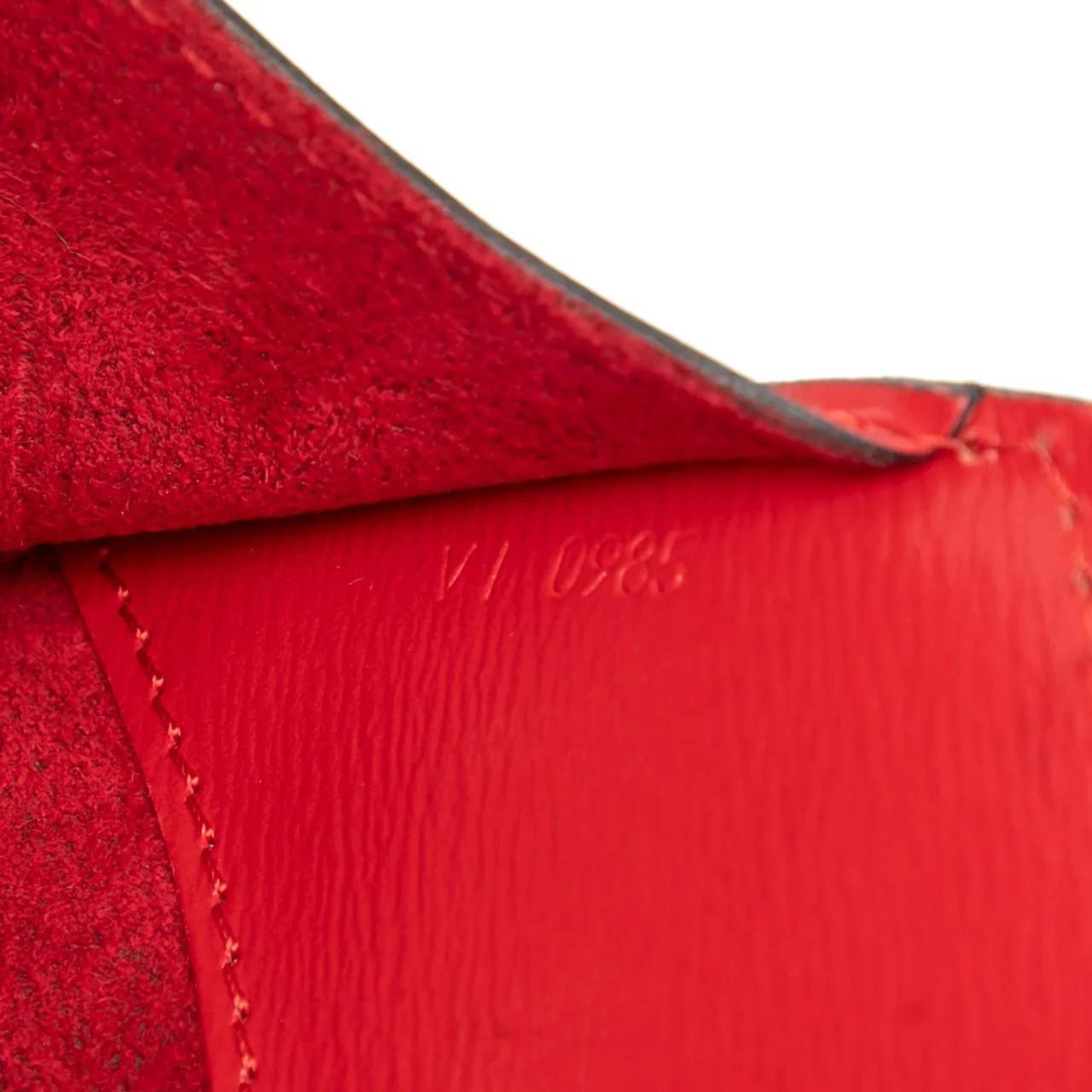 Thumbnail - Louis Vuitton Hobo Bags - Epi Cluny - Gr. unisize - in Rot - für Damen