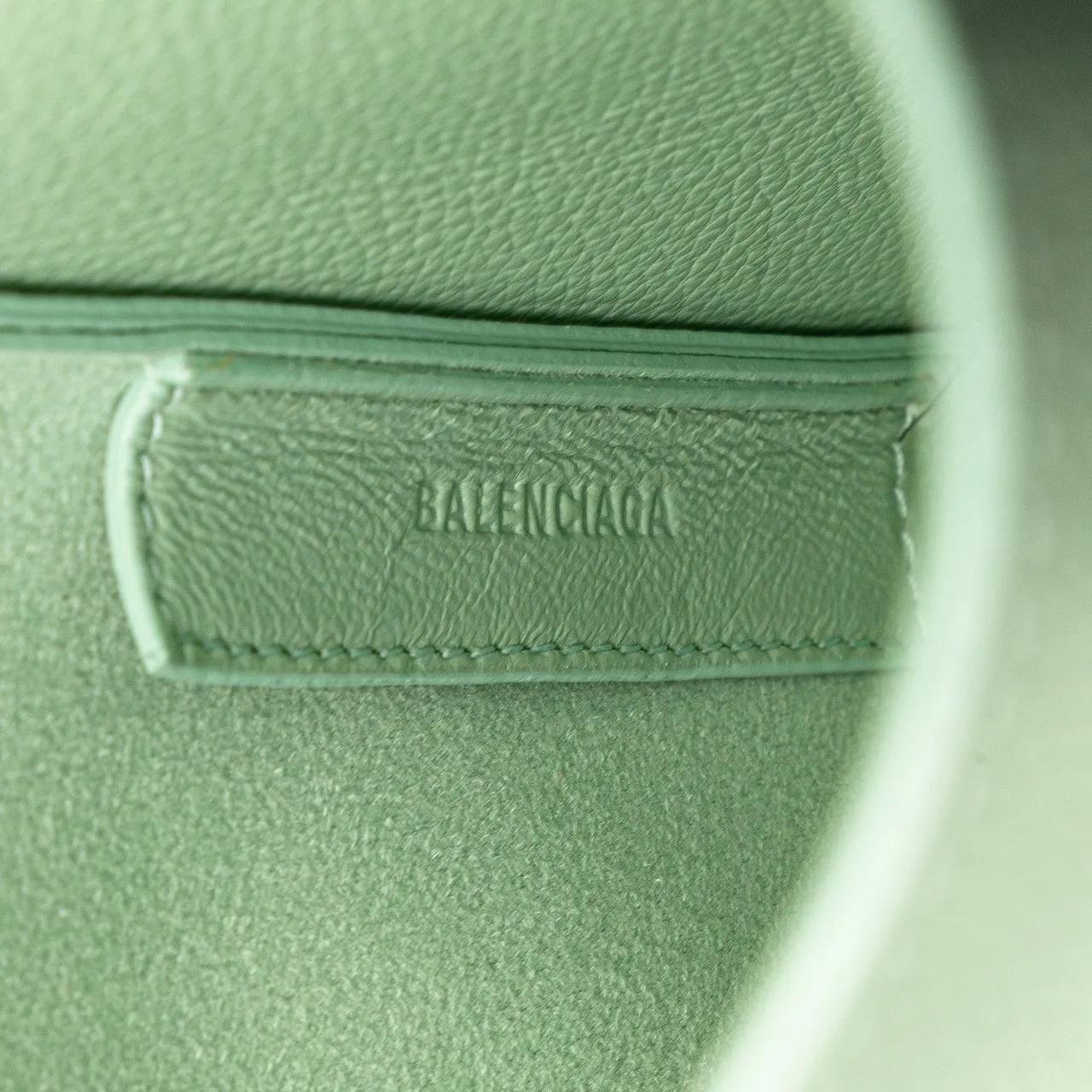 Thumbnail - Balenciaga Hobo Bags - Pebbled Calfskin Tool 2.0 North South XS Tote - Gr. unisize - in Grün - für Damen