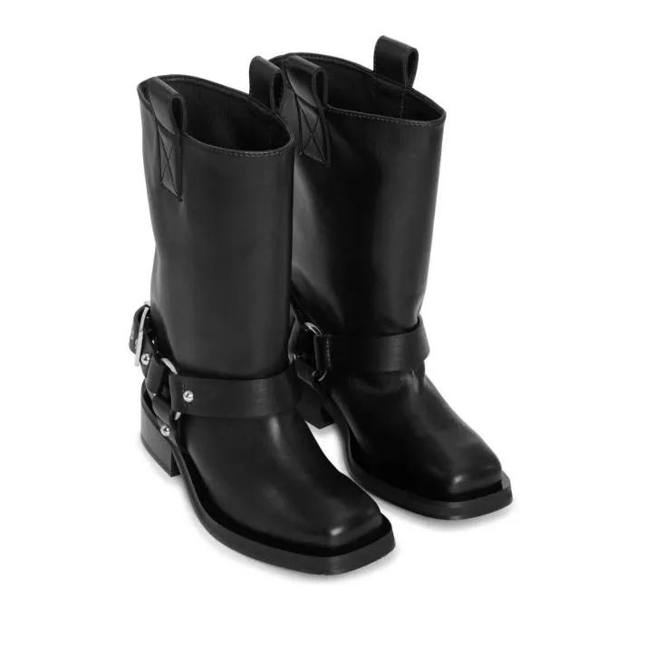 GANNI Stiefel - Buckle-Strap Leather Biker Boots - Gr. 40 (EU) - in Schwarz - für Damen