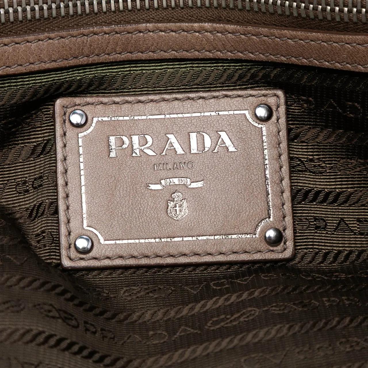 Thumbnail - Prada Hobo Bags - Nappa Gaufre Ombre Satchel - Gr. unisize - in Braun - für Damen