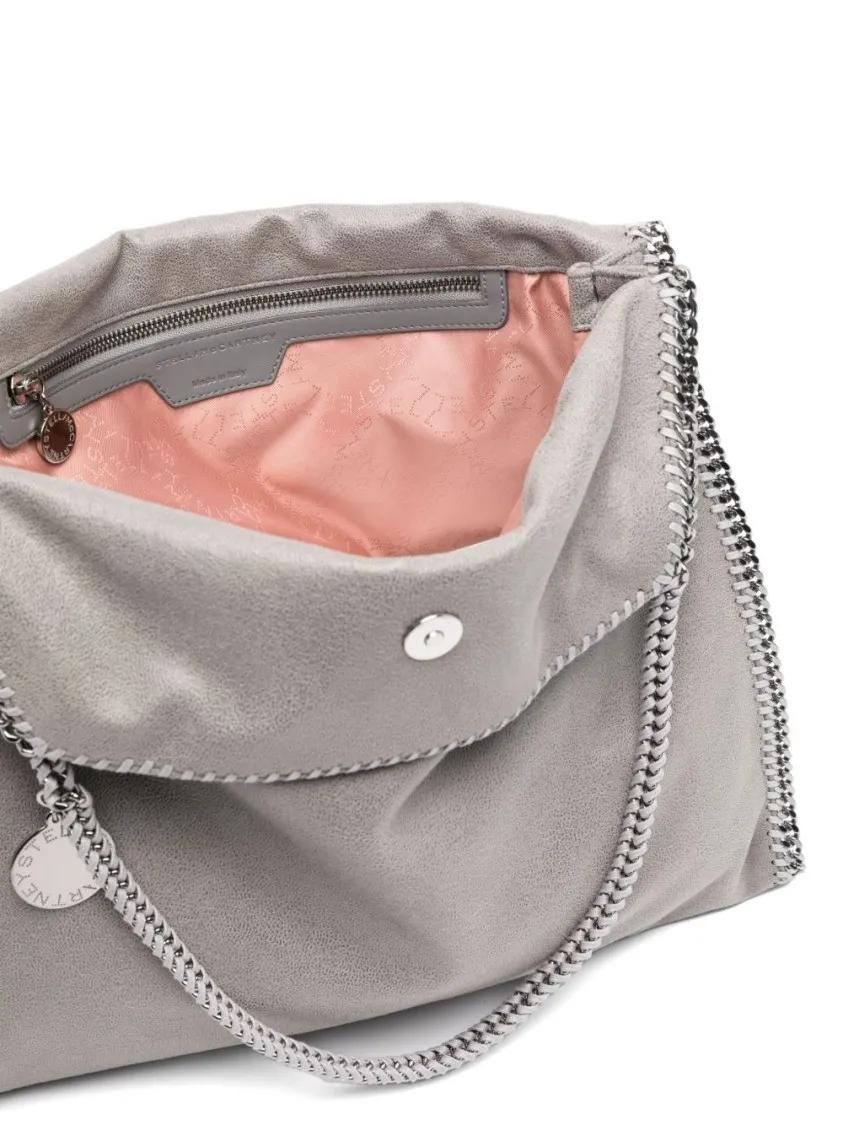 Stella Mccartney Shoppers & Totes Textured Grey Handbag With Chain Detail in grijs