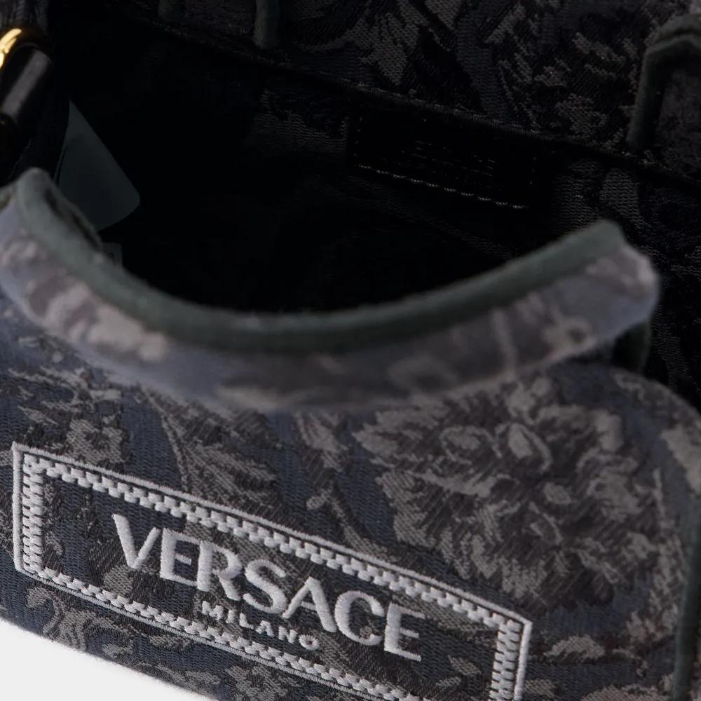 Versace Shoppers Xs Athena Crossbody Leather Black in zwart