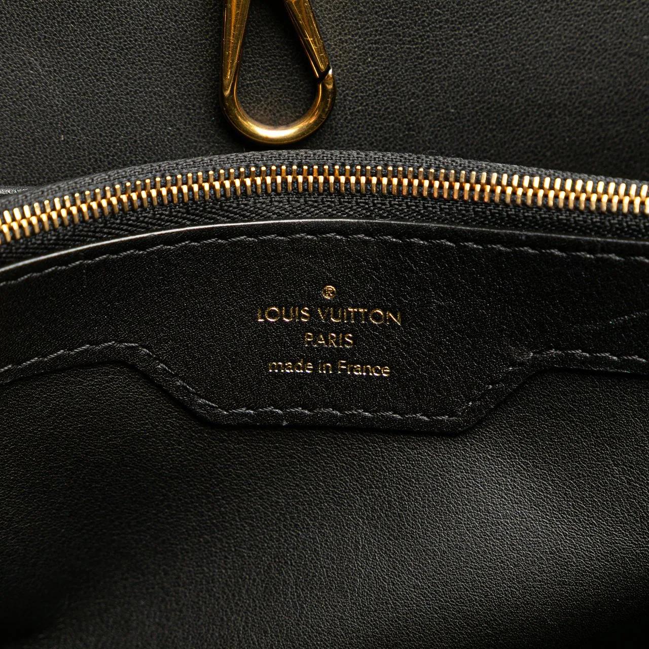 Thumbnail - Louis Vuitton Hobo Bags - Tweed Capucines MM - Gr. unisize - in Schwarz - für Damen
