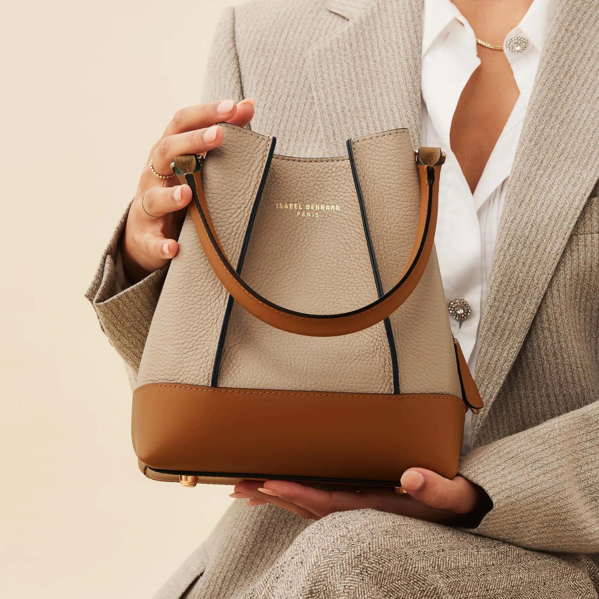 Isabel Bernard Crossbody bags Femme Forte Minette Handtasche in bruin