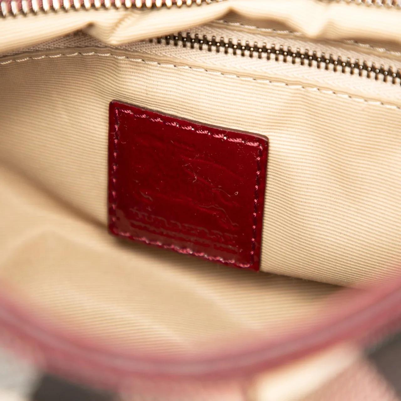 Thumbnail - Burberry Hobo Bags - Hearts Nova Check Coated Canvas Shoulder Bag - Gr. unisize - in Braun - für Damen