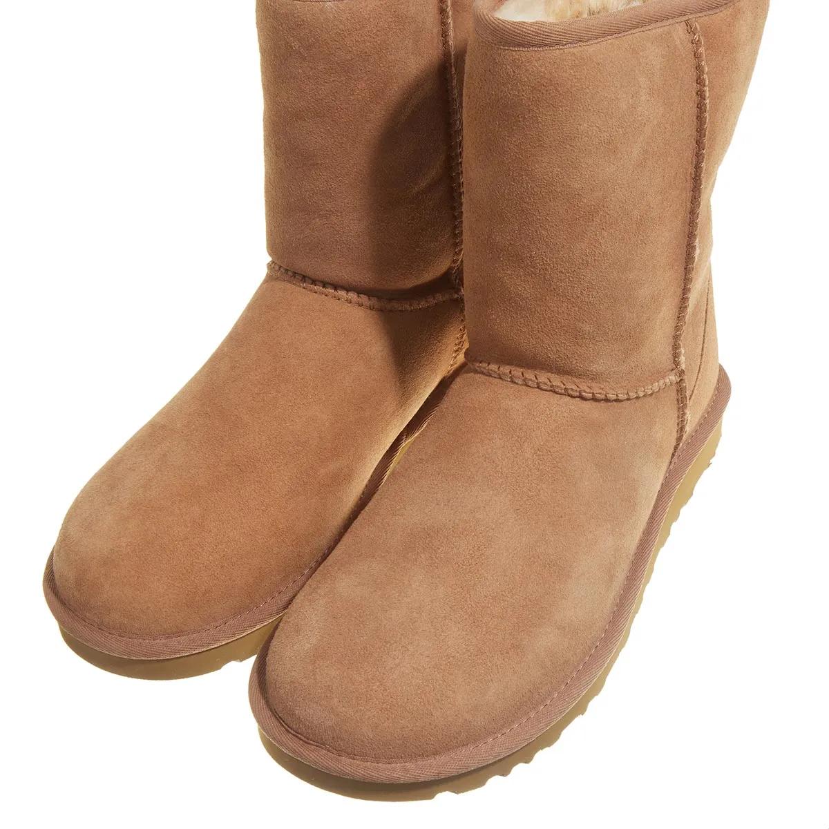 Ugg Enkellaarzen Stivali Classic Short in bruin