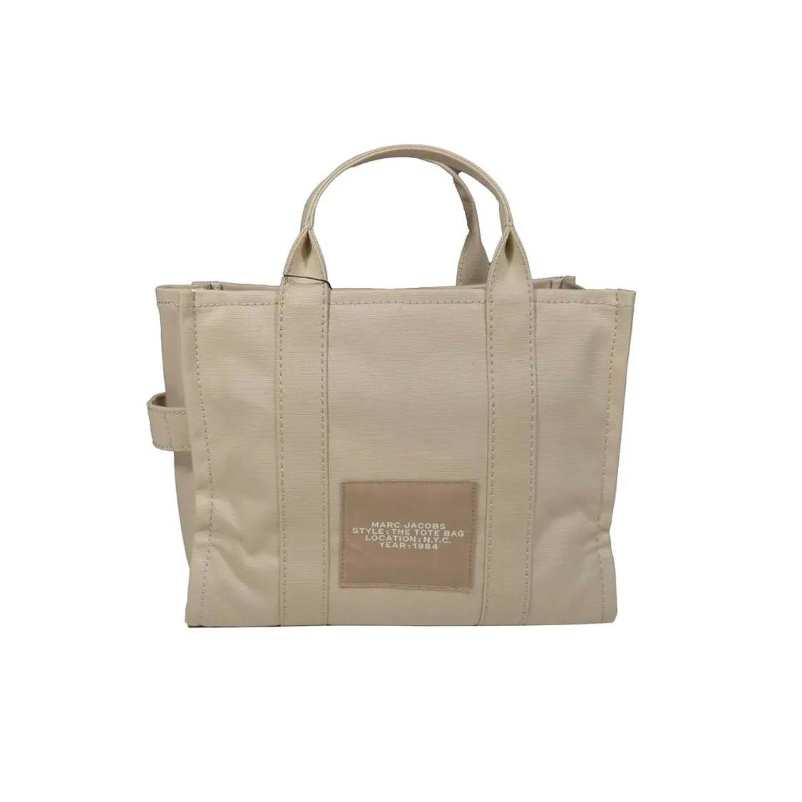 Marc Jacobs Totes & shoppers Medium Beige Canvas Tote Bag in beige