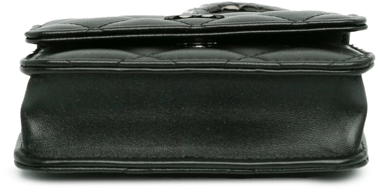 Thumbnail - Chanel Portemonnaie - 2021 Quilted Lambskin So Black CC Hook Card Holder - Gr. unisize - in Schwarz - für Damen