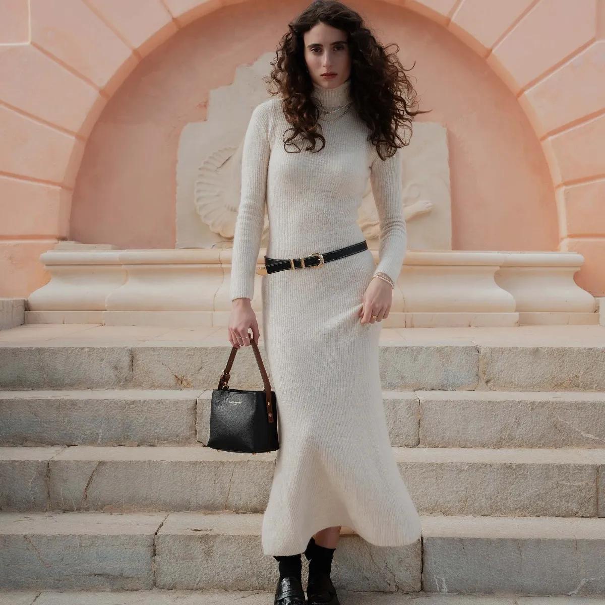Isabel Bernard Crossbody bags Honoré Adriane Mini Handtasche in zwart