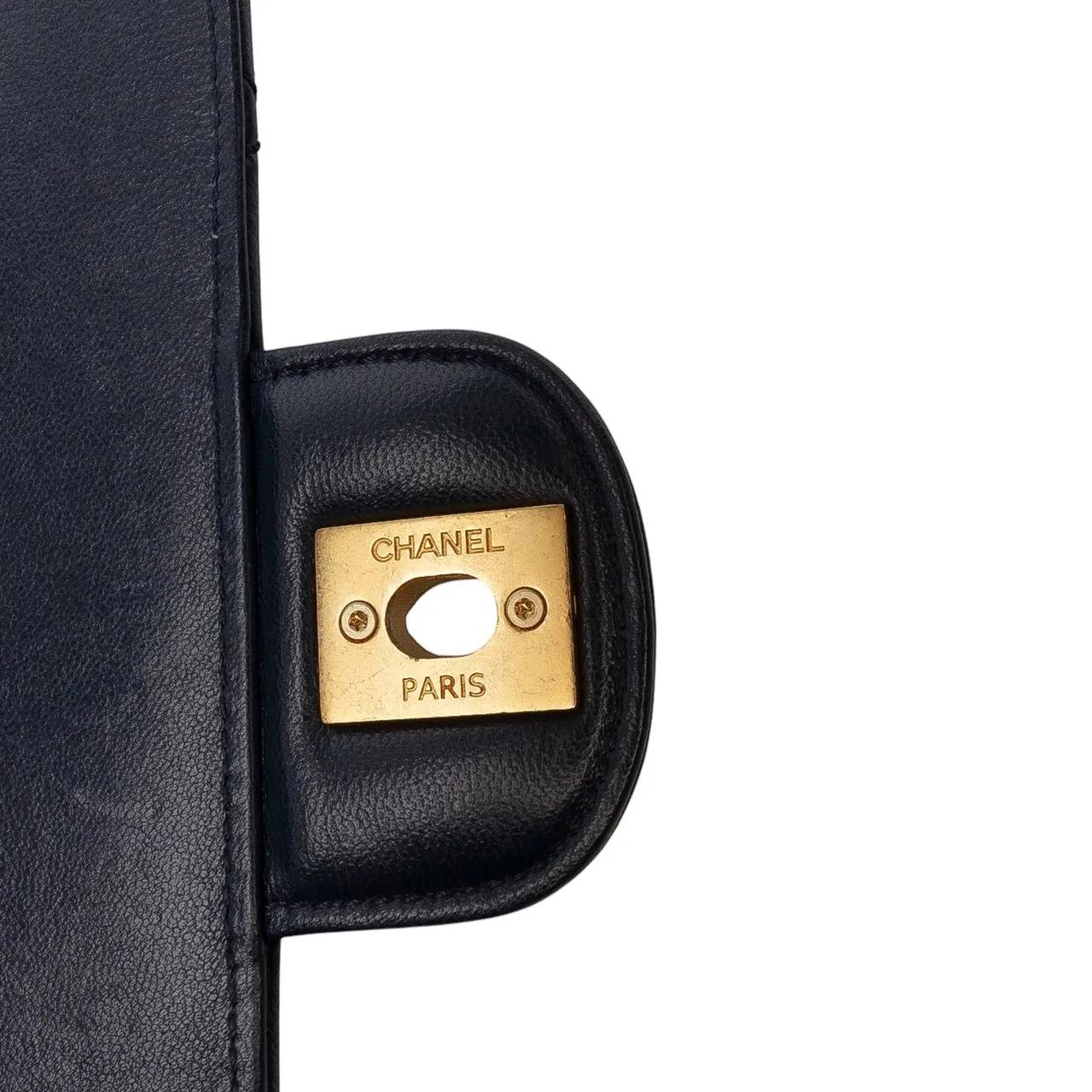 Thumbnail - Chanel Hobo Bags - Mini Square Quilted Lambskin Bijoux Logo Chain Fla - Gr. unisize - in Blau - für Damen