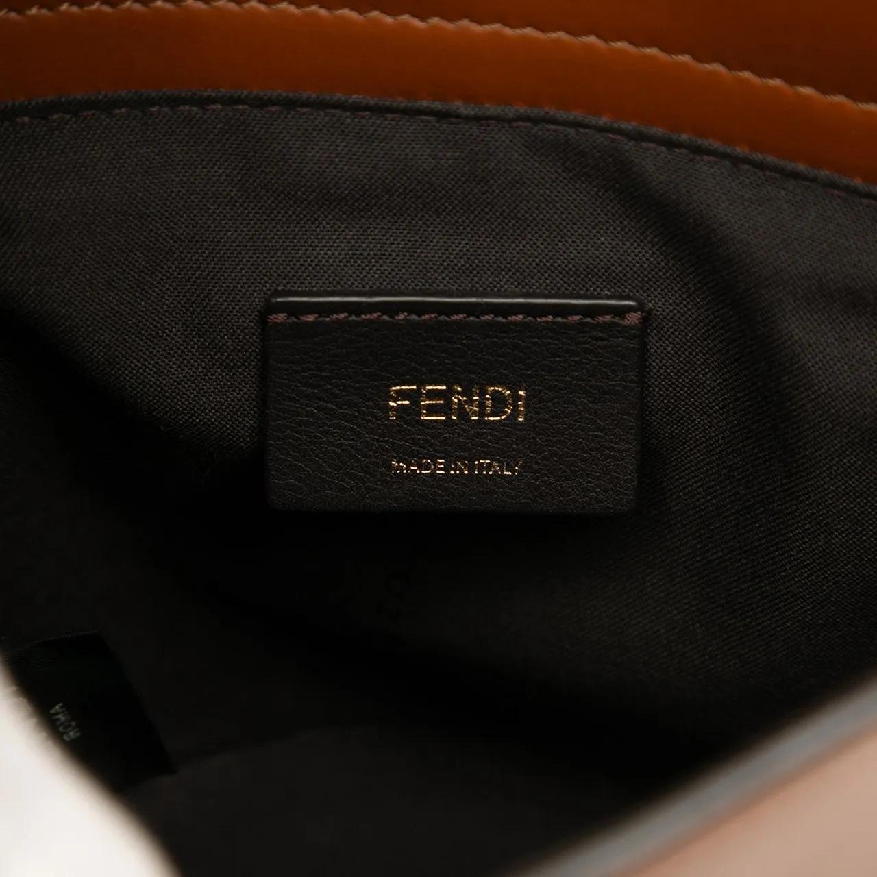 Thumbnail - Fendi Hobo Bags - Leather Debossed Logo Bucket Bag - Gr. unisize - in Braun - für Damen