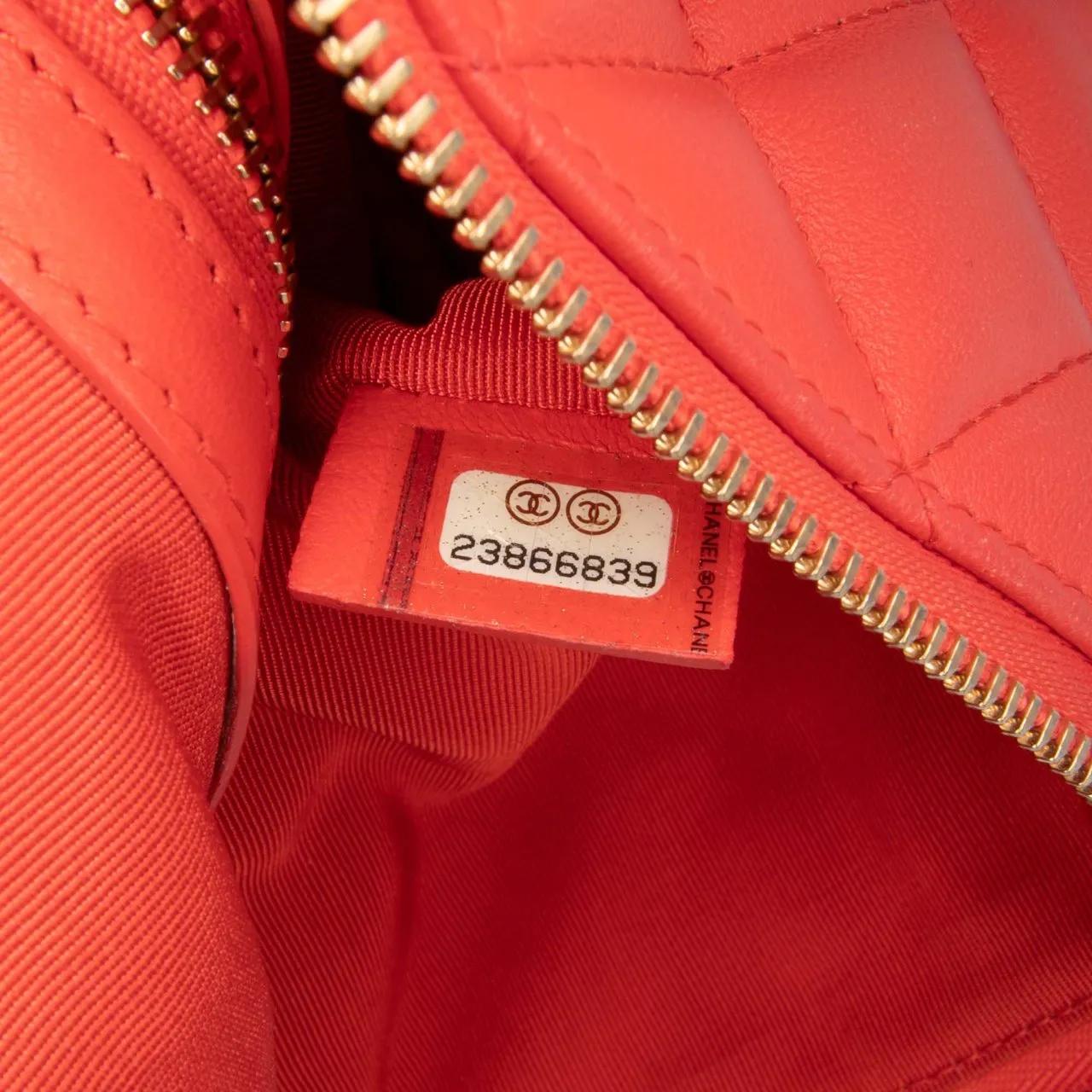 Thumbnail - Chanel Clutches - Medium Quilted Lambskin O Case Clutch - Gr. unisize - in Rot - für Damen