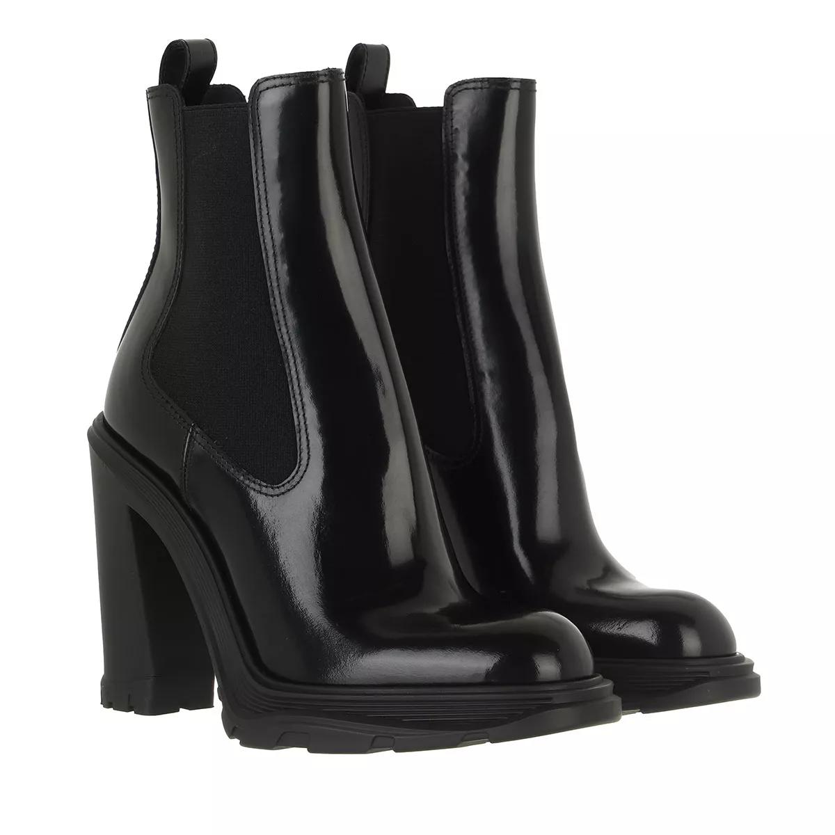 Black heel chelsea outlet boots