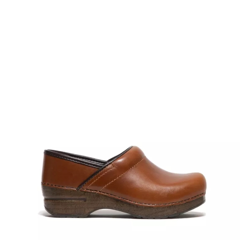 Dansko Ballerines Classic Clog In Shiny Leather Brown