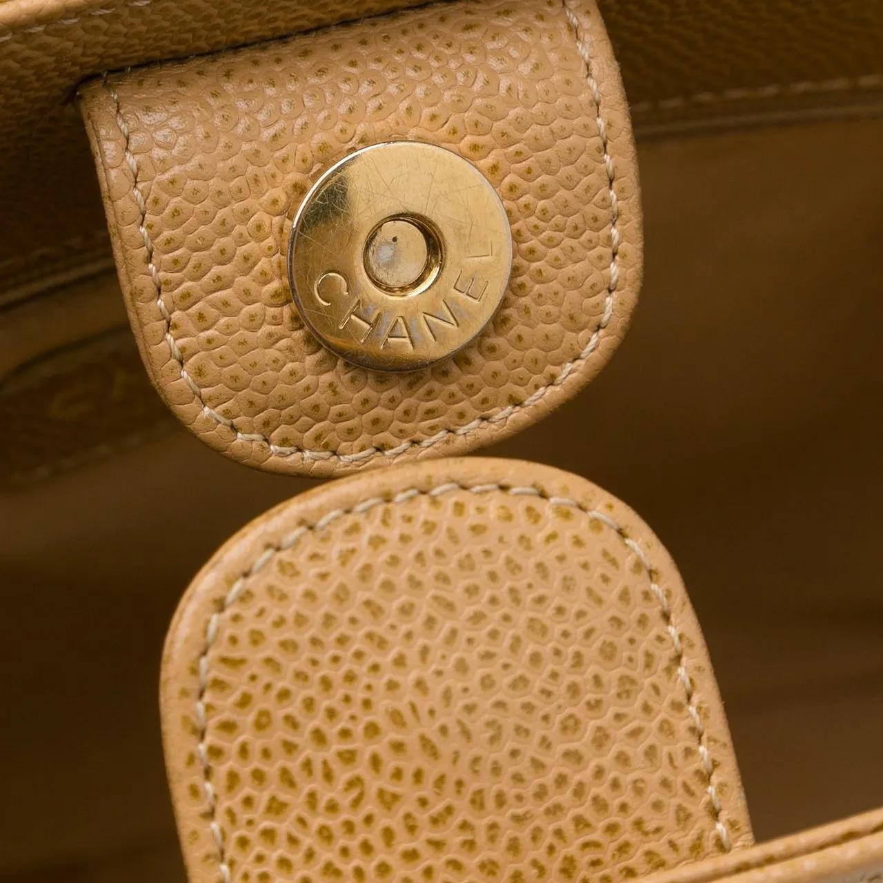 Thumbnail - Chanel Hobo Bags - 2003-2004 Caviar Petite Shopping Tote - Gr. unisize - in Braun - für Damen