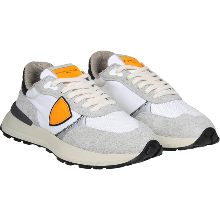 関税送料無料【Philippe Model Paris】ANTIBES SNEAKERS Philippe Model Paris Antibes Sneakers Mit Logo-Patch | Weiß