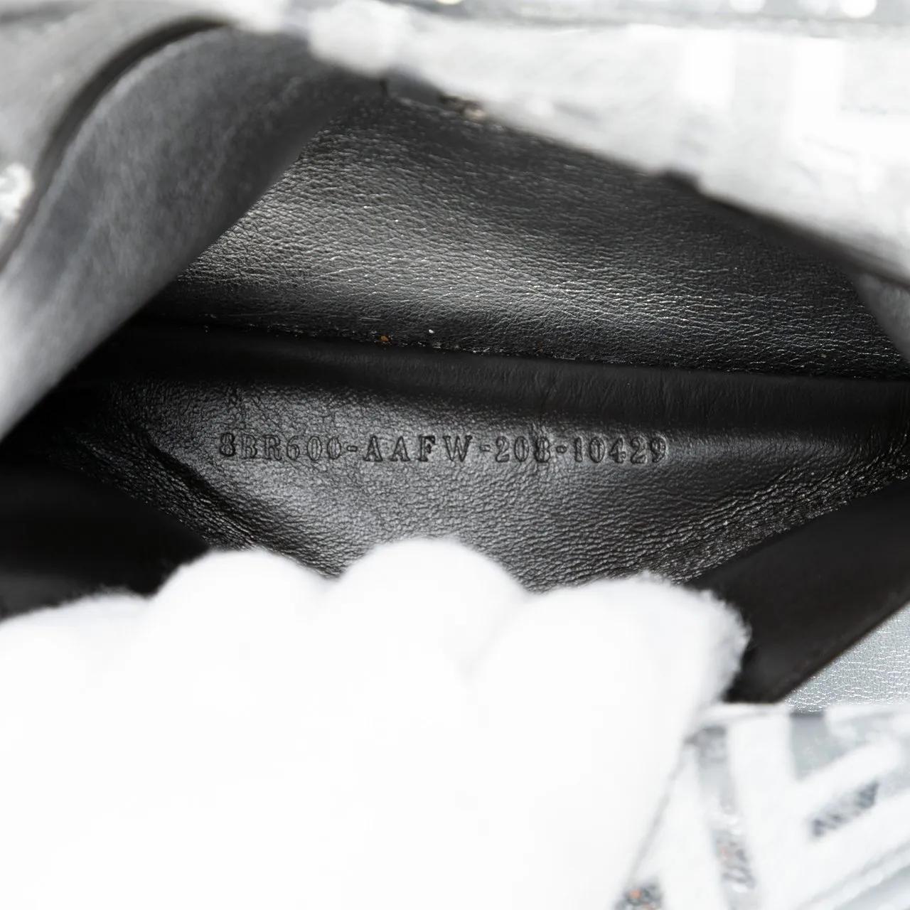 Thumbnail - Fendi Hobo Bags - Nicki Minaj Medium Sequined PVC FF 1974 Baguette S - Gr. unisize - in Silber - für Damen