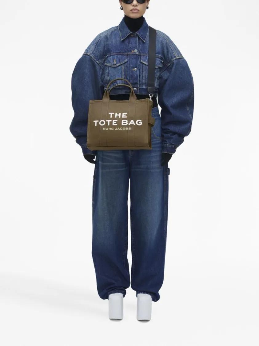 Marc Jacobs Shoppers & Totes Slate Green Canvas Tote Bag With Logo Print in groen