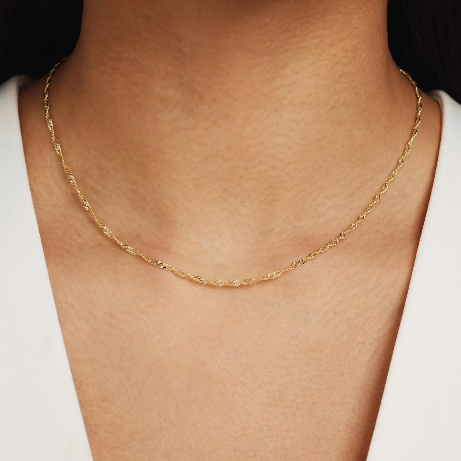 Thumbnail - Isabel Bernard Halskette - Rivoli Lilou 14 karat necklace with twist - Gr. unisize - in Gold - für Damen