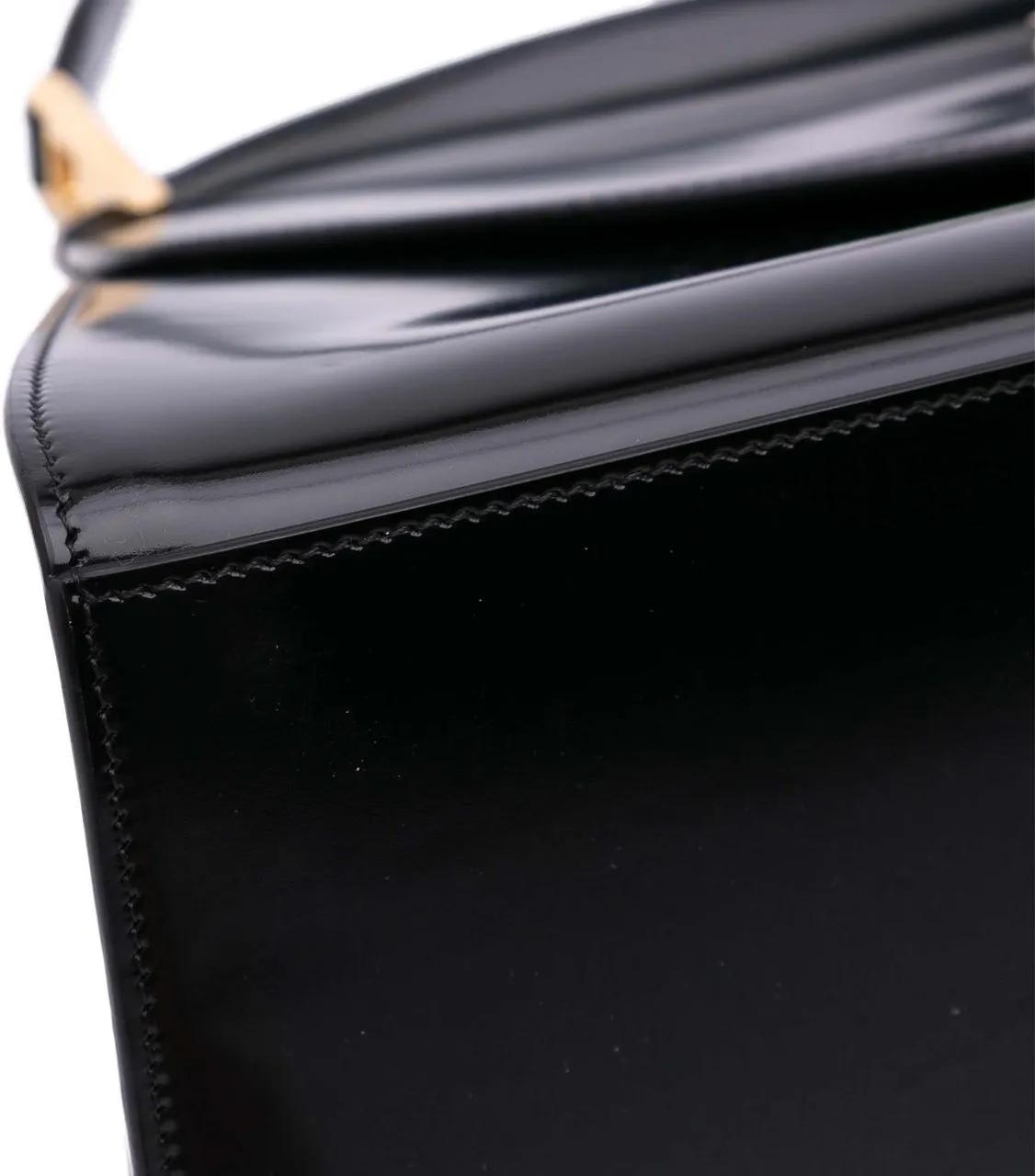 Thumbnail - Salvatore Ferragamo Crossbody Bags - Medium Leather Prisma Top Handle Bag - Gr. unisize - in Schwarz - für Damen