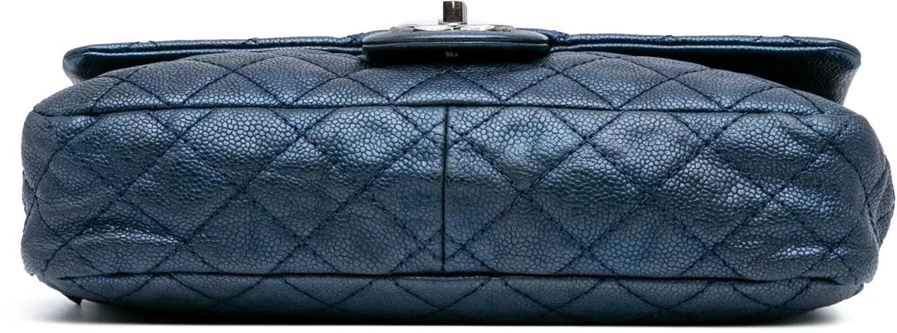 Thumbnail - Chanel Hobo Bags - Jumbo Quilted Iridescent Caviar Easy Flap - Gr. unisize - in Blau - für Damen