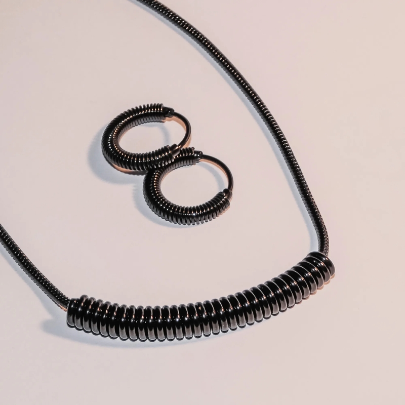 Liebeskind Berlin Mittellange Halskette Edelstahl Twist schwarz(Image 4)