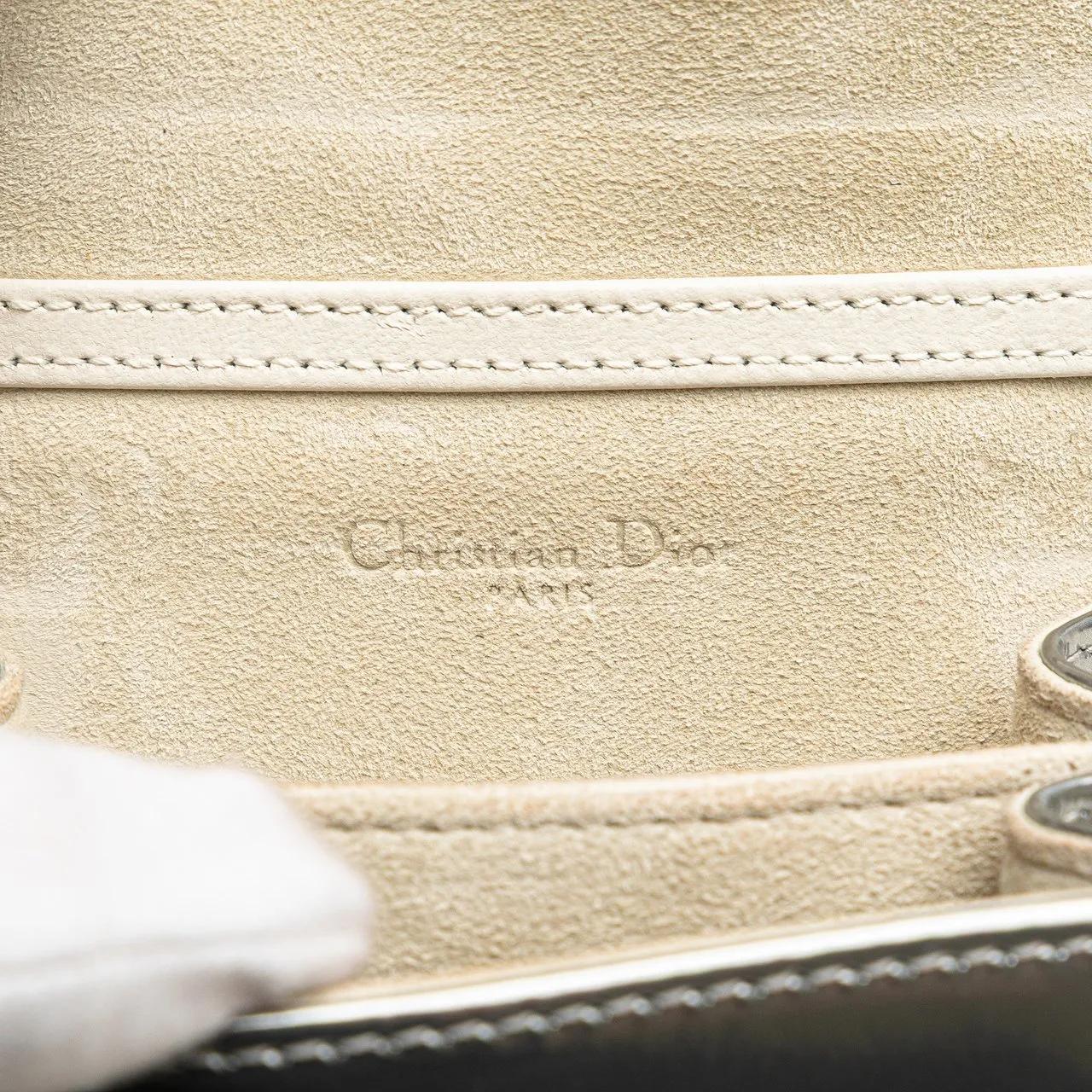 Thumbnail - Christian Dior Hobo Bags - Metallic Studded Calfskin Vertical Diorama - Gr. unisize - in Silber - für Damen