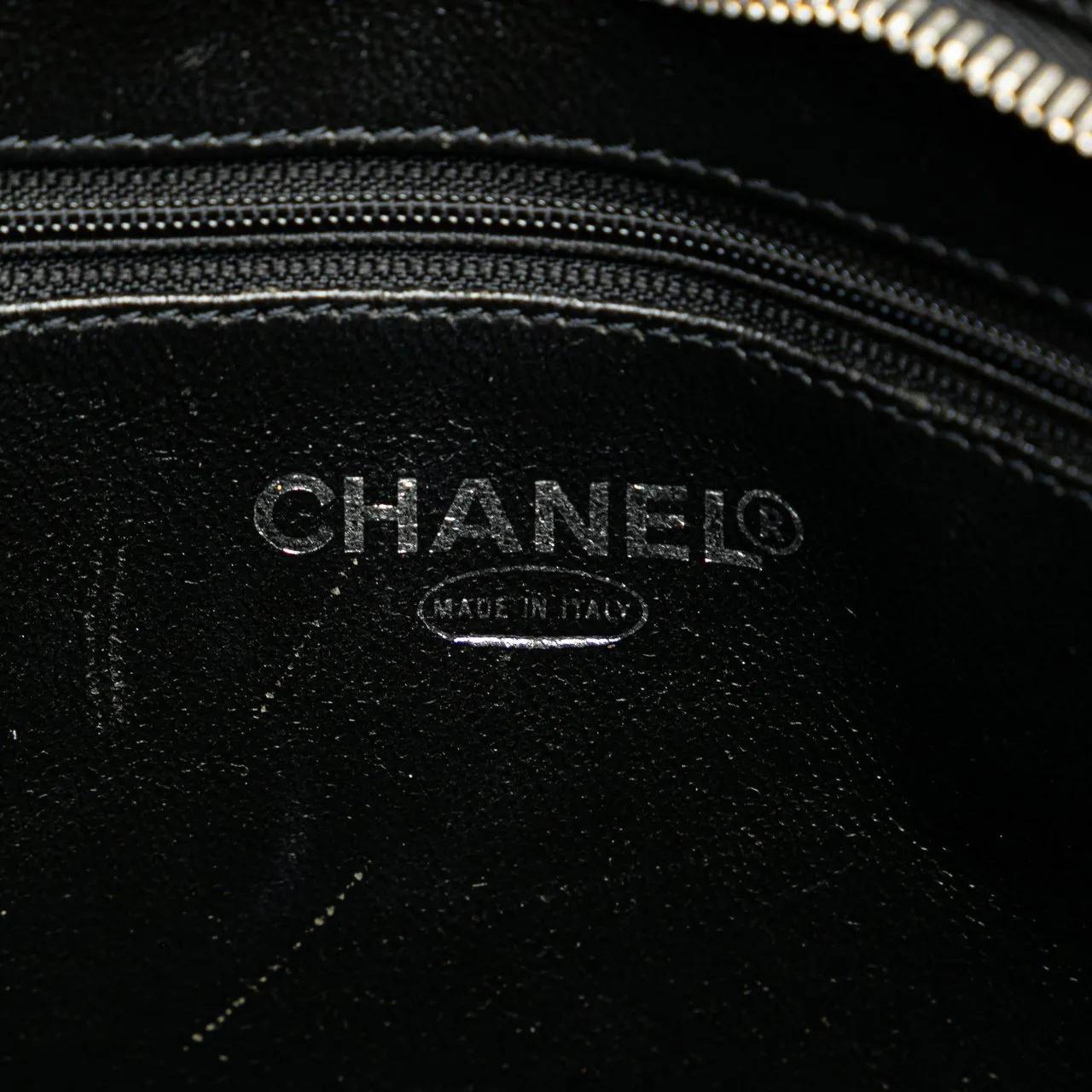 Chanel Crossbody bags 2000-2002 Caviar Medallion Tote in zwart