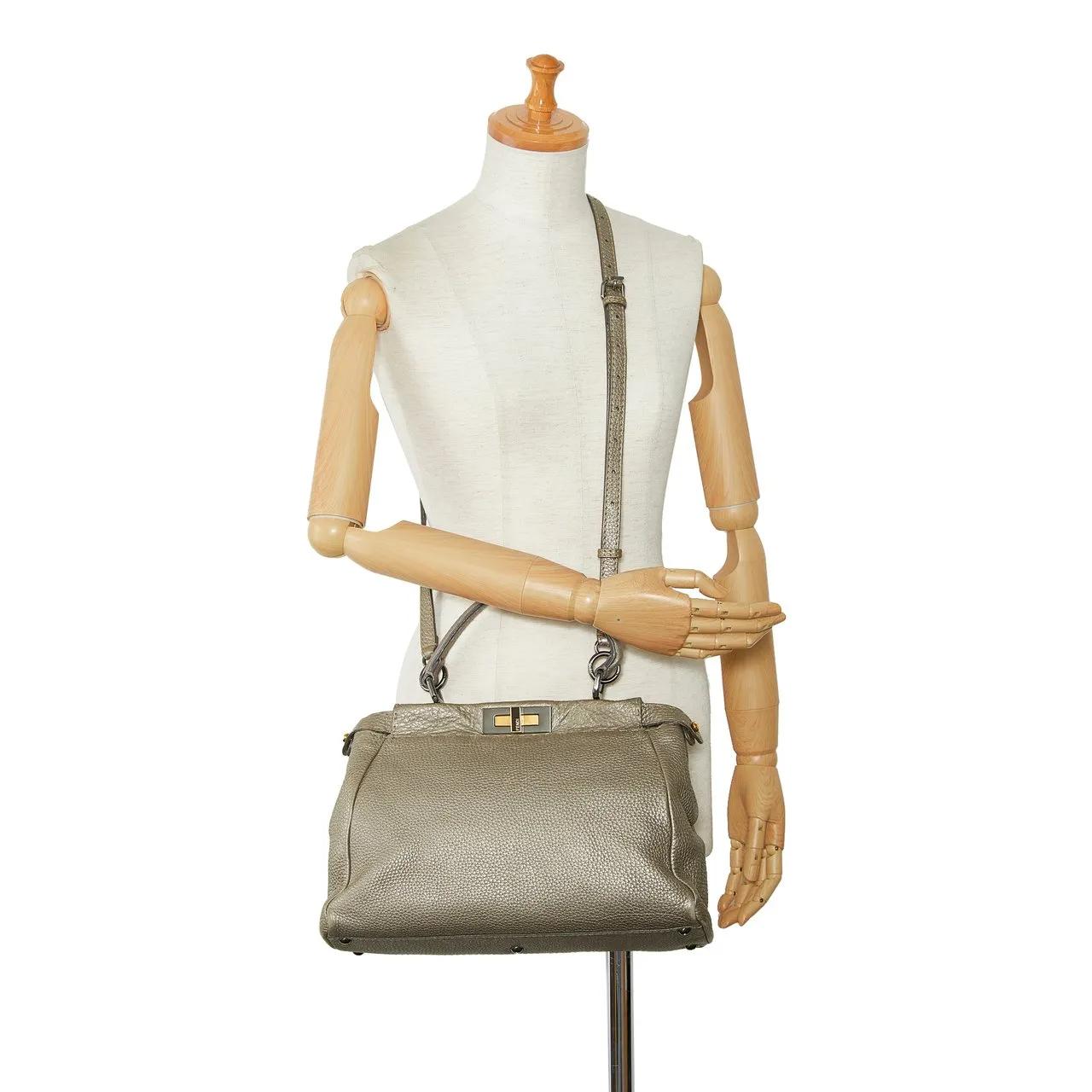 Thumbnail - Fendi Hobo Bags - Medium Selleria Peekaboo - für Damen