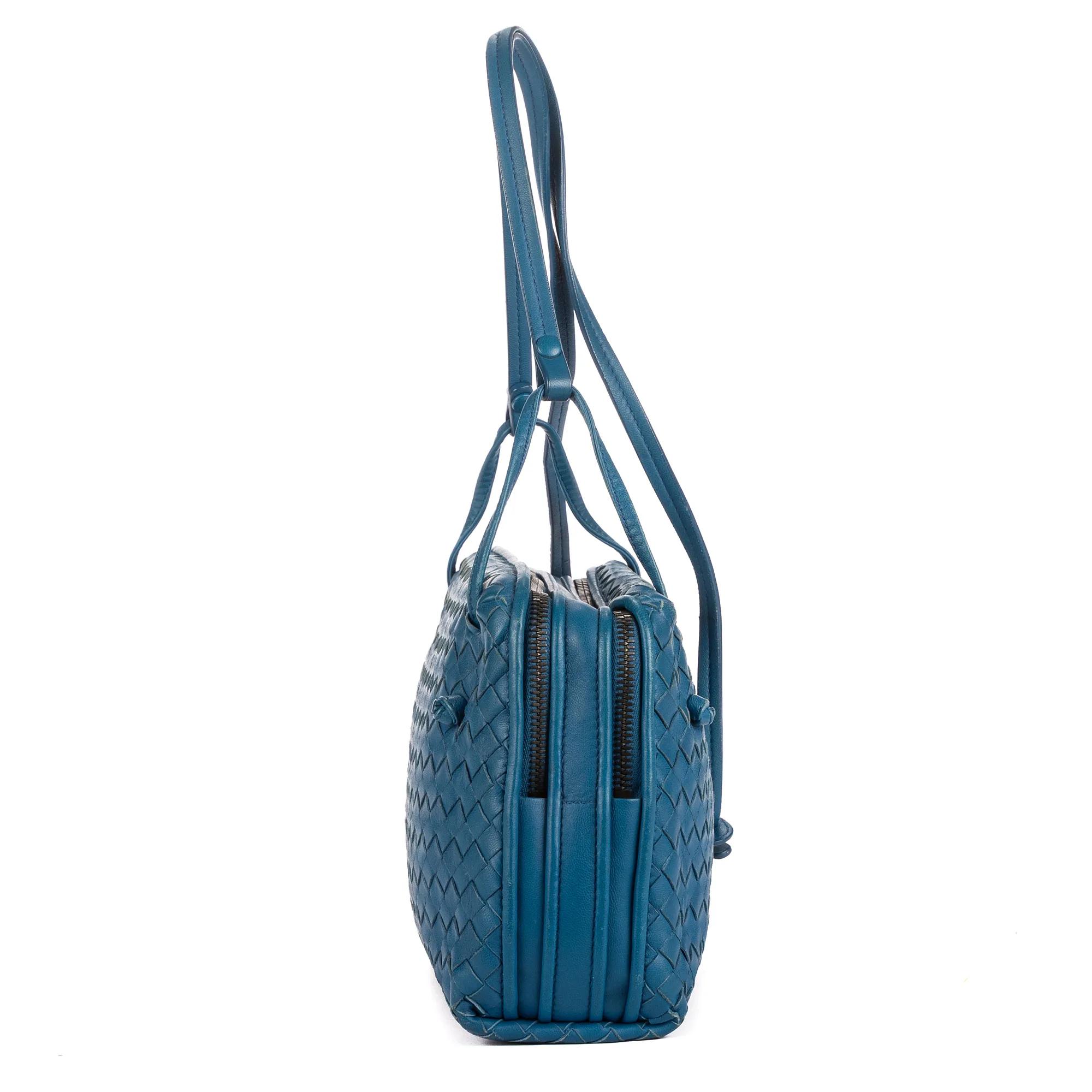 Thumbnail - Bottega Veneta Crossbody Bags - Nodini Double Zipper Small - Gr. unisize - in Blau - für Damen