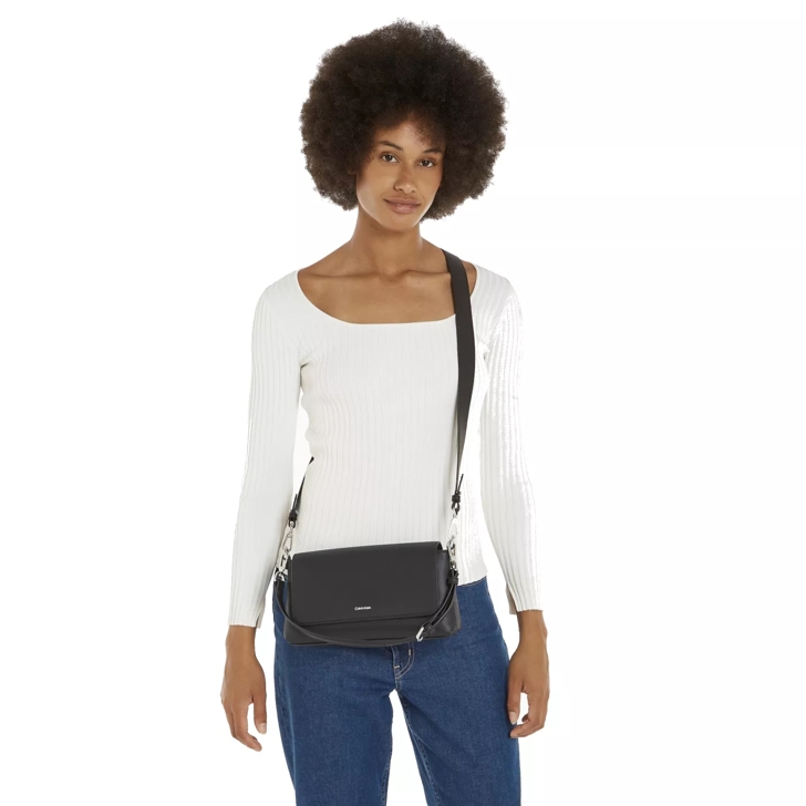 Calvin Klein Calvin Klein Must Handtasche Schwarz K60K611928BEH Schwarz Schooltas