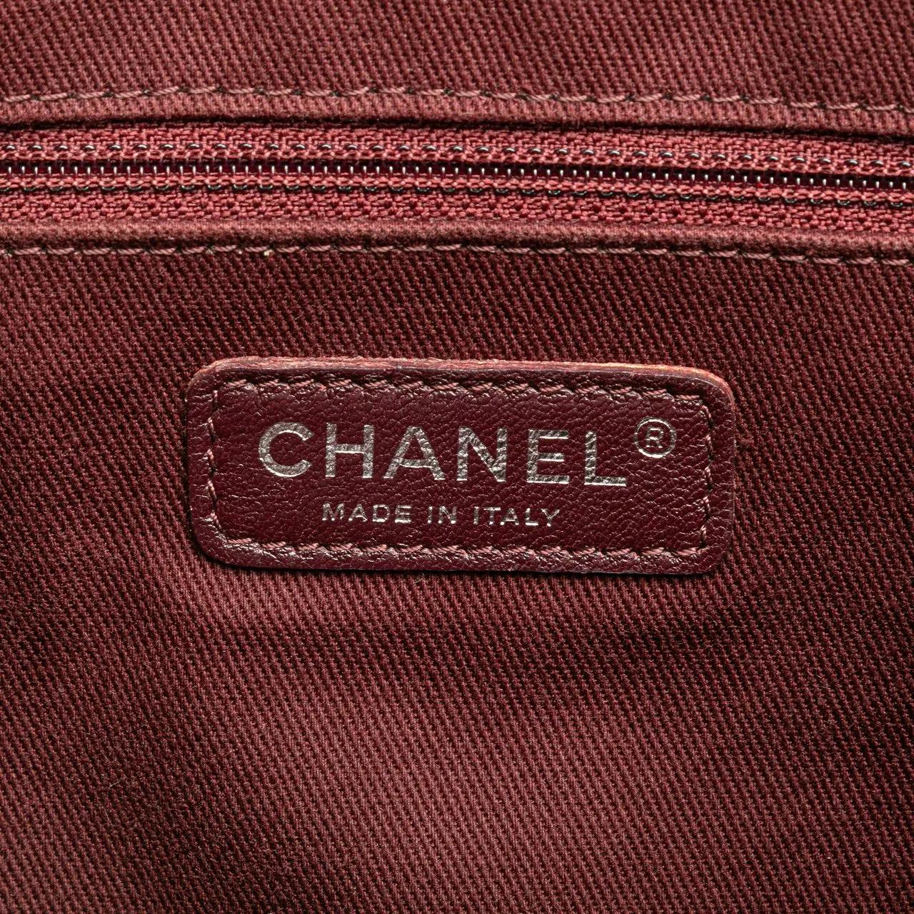 Thumbnail - Chanel Shopper - Small Quilted Glazed Calfskin Duo Color Tote - Gr. unisize - in Schwarz - für Damen