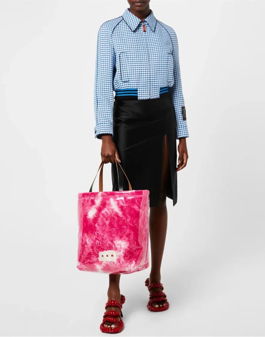 Marni Shoppers & Totes Logo Patch Covered Shearling Tote Bag in roze