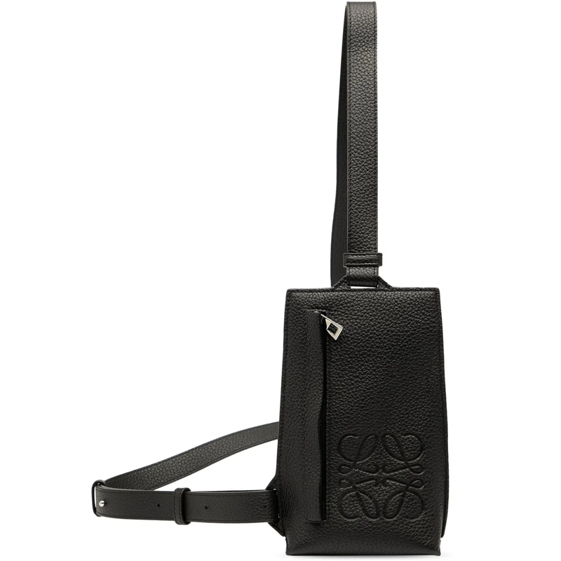 Loewe Schultertasche Grained Calfskin Vertical T Pocket Pouch schwarz