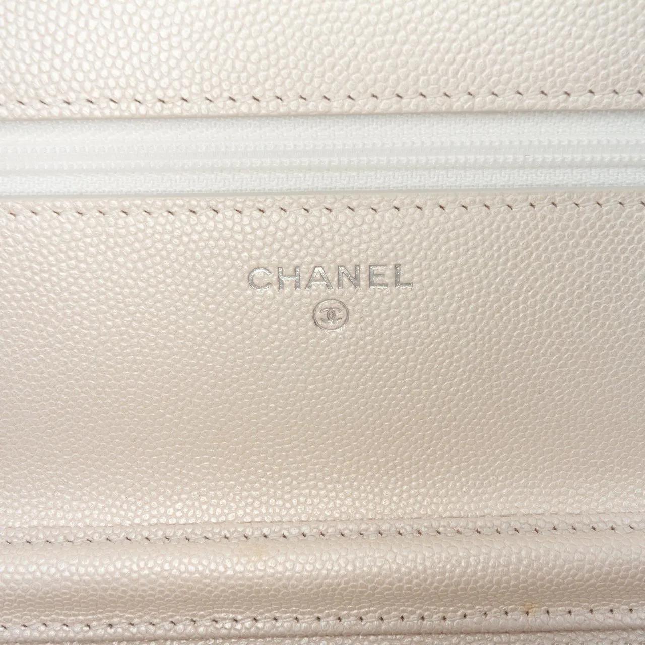 Thumbnail - Chanel Hobo Bags - Quilted Caviar Golden Class Wallet On Chain - Gr. unisize - in Weiß - für Damen