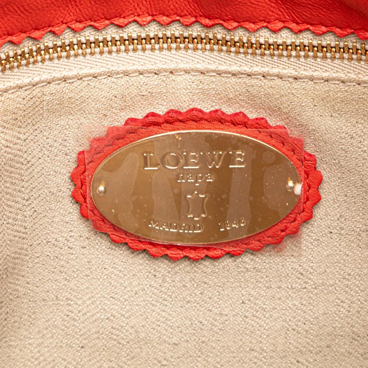 Thumbnail - Loewe Hobo Bags - Embossed Leather Flamenco Tassel Crossbody - Gr. unisize - in Rot - für Damen