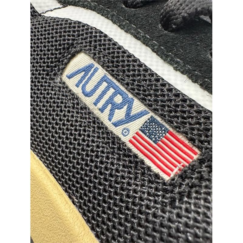 Autry International Lage-top sneaker baskets autry 3 schwarz