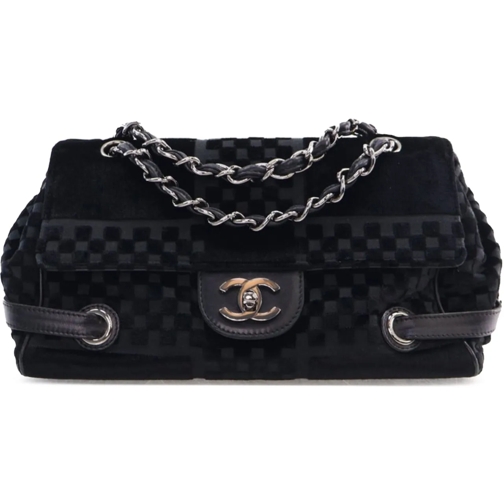Chanel Schultertasche 2005-2006 CC Check Embossed Velvet Belted Side Fla schwarz