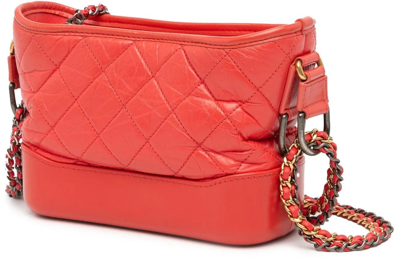 Chanel Shoppers Small Aged Calfskin Gabrielle Crossbody in rood