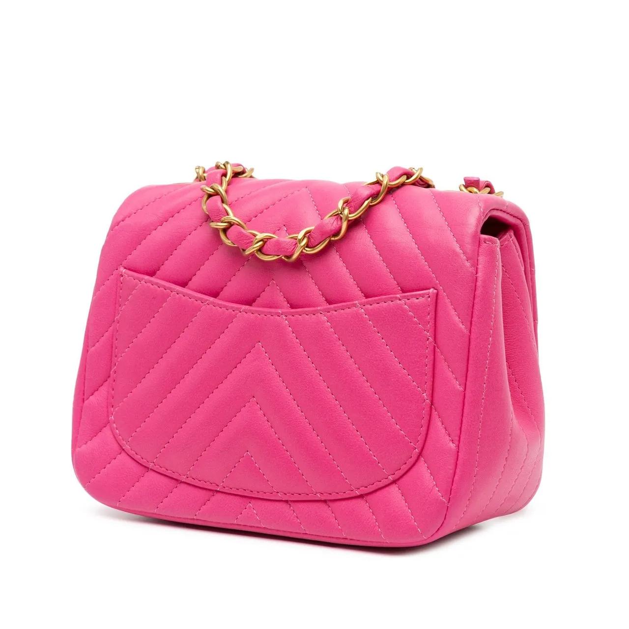 Thumbnail - Chanel Hobo Bags - 2015-2016 Mini Square Classic Chevron Lambskin Sin - Gr. unisize - in Gold - für Damen
